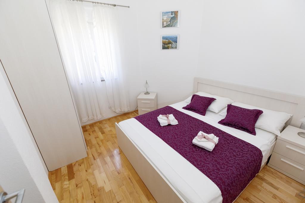 Apartments Sara & Nina 奥米什 外观 照片