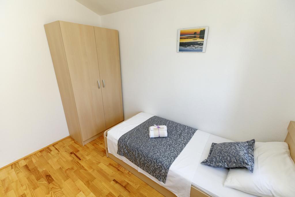 Apartments Sara & Nina 奥米什 外观 照片